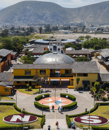 Mitad del Mundo, Ecuador