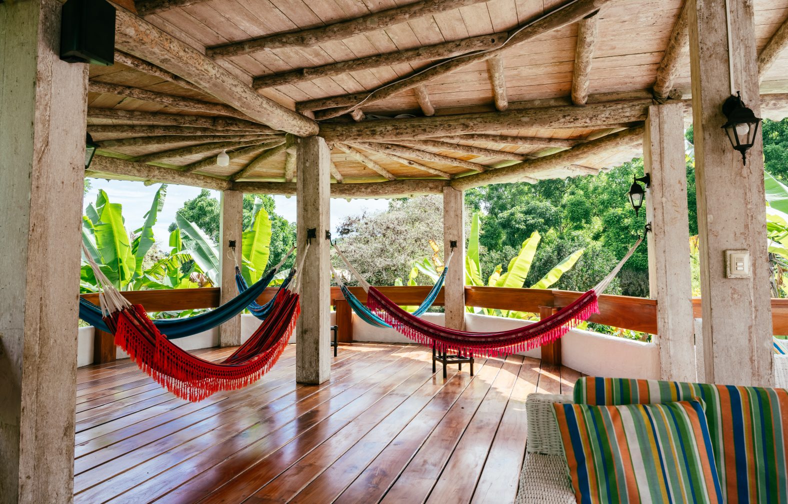 Rob Hutchinson Photo Video - Enchanted Lodge Galapagos - Still-40